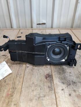644.gm8508 07-09 Avalanche 1500 Under Console Speaker
