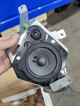 Jy53-46685-ab Aston Martin Jy5346685ab Vantage Rear Sound Speaker 2020-2023