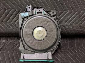 65136800954 Bmw F90/g30/g31 5-series Central Bass Speaker Right Passenger