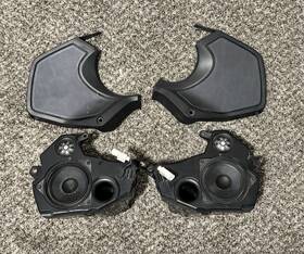 8543457-03 Bmw 2014-2018 R1200rt Radio Speakers And Covers - Oem Right Left