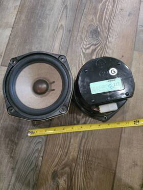 28138-0l800 Bose Rear Speakers