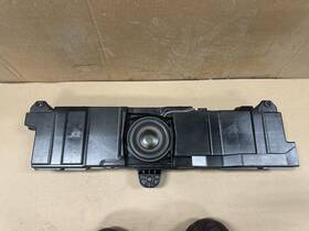 644.gm6x17 Cadillac Xt5 2017 Speaker 437016