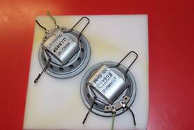 9344696 Cadillac Used Pair 2 Of Front Radio Speakers From A 1974 Eldorado