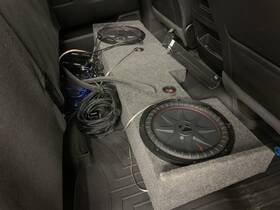 3642280 Chevrolet Used Speaker Fits 2016 Silverado 1500 Pickup Grade A