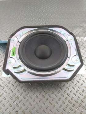 644.gm1w13 Chevrolet 2013 Camaro Rear Speaker From Convertible
