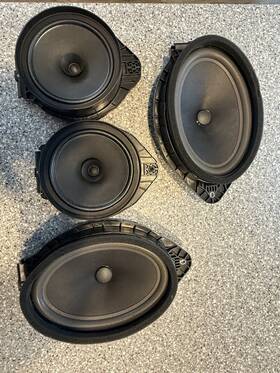 8457 Chevrolet 2025 Traverse Oem Speakers