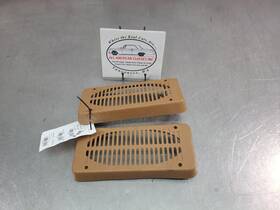 644.gm8c88 Chevrolet Truck 1988 Suburban Rear Speaker Grille Pair Lh/rh Tan - Oem