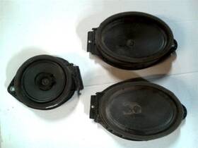 644.gm8n15 Chevrolet Truck Silvrdo25 2015 Speaker 293032