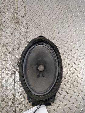 644.gm9f15 Chevrolet Truck 14-20 Suburban Oem. Bose Speaker Assembly Radio Front Side Do 1183860