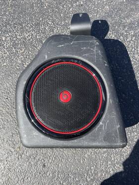1wq34dx9ab Chrysler 2012 - 2018 300 Beats Audio Subwoofer Speaker Box Oem A