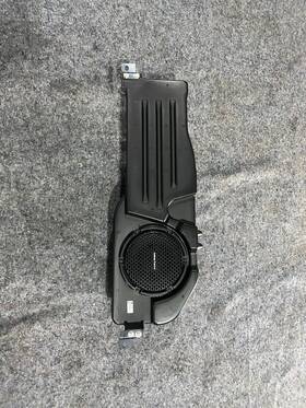 68381638aa Dodge 2021 Ram 2500 Harmon/kardon Subwoofer Speaker Box Factory Oem