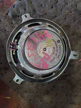 644.ch8e16 Dodge Truck Durango 2016 Speaker 521584