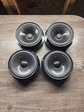 561.035.535 Fender 561.035.535. 2012 Vw Passat Sel Front And Rear Door Speakers Oem