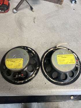 61835200 Ferrari 328 Gts Speakers