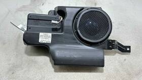 Aa8t-18c804-aa Ford 2009-2012 Flex Rear Subwoofer Amplifier Speaker Assembly Oem