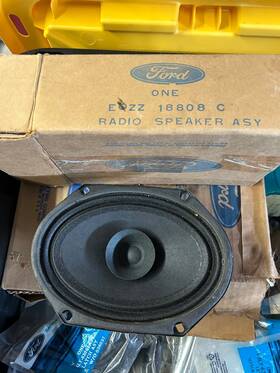 E0zz-18808-c Ford Nos 1980-1986 Mustang Radio Speakers Pair And A In Boxes