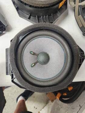 92256488 General Motors 2015 Chevrolet Ss Sedan Bose Speaker Assembly Front Door Used Gm