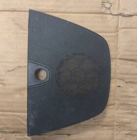 23135456 Gm Genuine Jet Black Front Center Speaker Grille