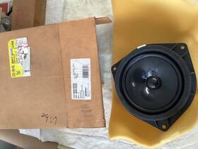 88974539 Gm Radio Speaker Front Side Door Lower 2005-2010 Vibe