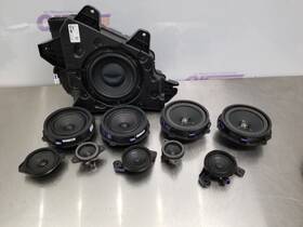 644.hy1225 Hyundai 25 Santa Fe Calligraphy Bose Door Speaker Set With Subwoofer