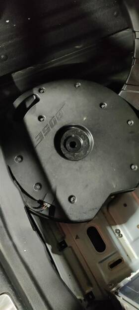 644.in1417 Infiniti Qx30 2017 Speaker 3655453