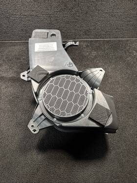 68548270aa Jeep 2022 Compass Rear Sub Woofer Speaker Oem