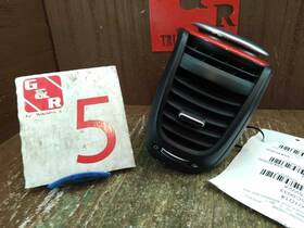 254.ki1d14 Kia 2014 Soul Passenger Right Dash Speaker Vent