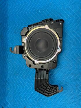 86150-f6030 Lexus Nx250 Nx350 Nx350h Nx450h Rear Subwoofer Speaker With Box 15k 2022-2025 Oem