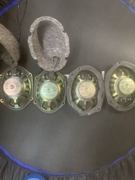 Xw1f-18808-ab Lincoln 98-02 Town Rear/front Speakers Oem Set Of 4