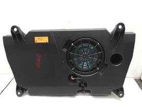 644.mb1f17 Mercedes-benz 15-20 Gla 250 Subwoofer With Box