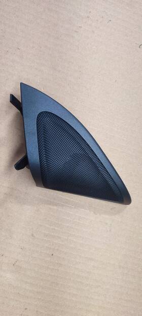 A1567200211 Mercedes-benz 2015-2020 Gla250 Front Right Door Tweeter Speaker Oem