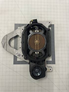 A2048204902 Mercedes-benz 08-14 W204 C250 C300 C63 Rear Shelf Subwoofer Speaker Oem