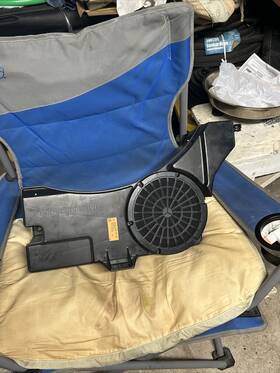 A2120802202 Mercedes-benz Harmon Kardon Subwoofer For 11-14 E Class Wagon