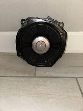 A2478201800 Mercedes-benz 2020-2023 A 220 W177 Cla Gla Glb Eqb Rear Subwoofer Speaker