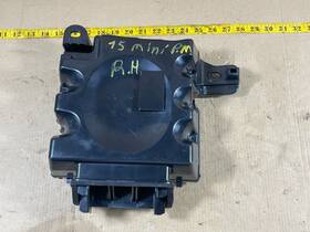 9800512-05 Mini 2013-2016 Cooper Paceman Right Front Subwoofer Speaker Oem