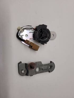 265675003 Nissan 2010 10 Armada Left Lh Rear Door Bose Tweeter