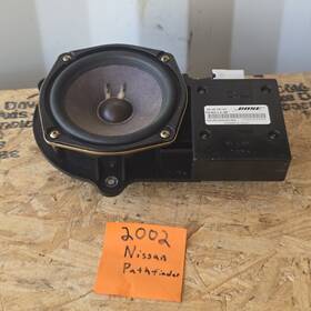 281560m060 Nissan 2002 Pathfinder Infiniti Qx4 Right Front Door Bose Speaker 281482w100