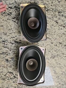 28157-3ta1d Nissan Pair Of Trunk Speakers Oem