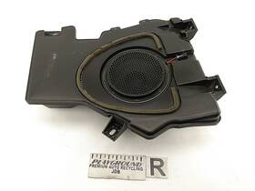 644.gm2w07 Pontiac Solstice Saturn Sky Passenger Right Rear Stereo Subwoofer Fits 2006-2010
