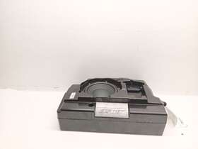 95b035481b Porsche 17-18 Macan Rear Subwoofer Speaker Bass