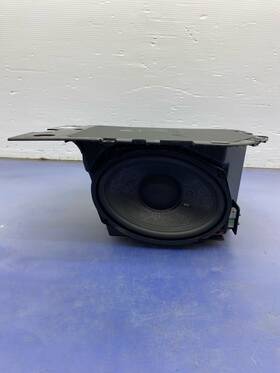 Rivian 400029913e 2022 2023 2024 R1t Oem Rear Meridian Subwoofer Speaker Box