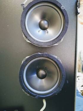 12762267 Saab 12762266 9-3 Left And Right Front Door Speakers - 2 Ohm Pns