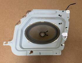 86301sa210 Subaru 07 08 Forester Rear Subwoofer And Mounting Bracket