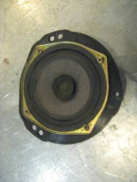 R16099 Subaru 99 Impreza Outback Rear Door Speaker